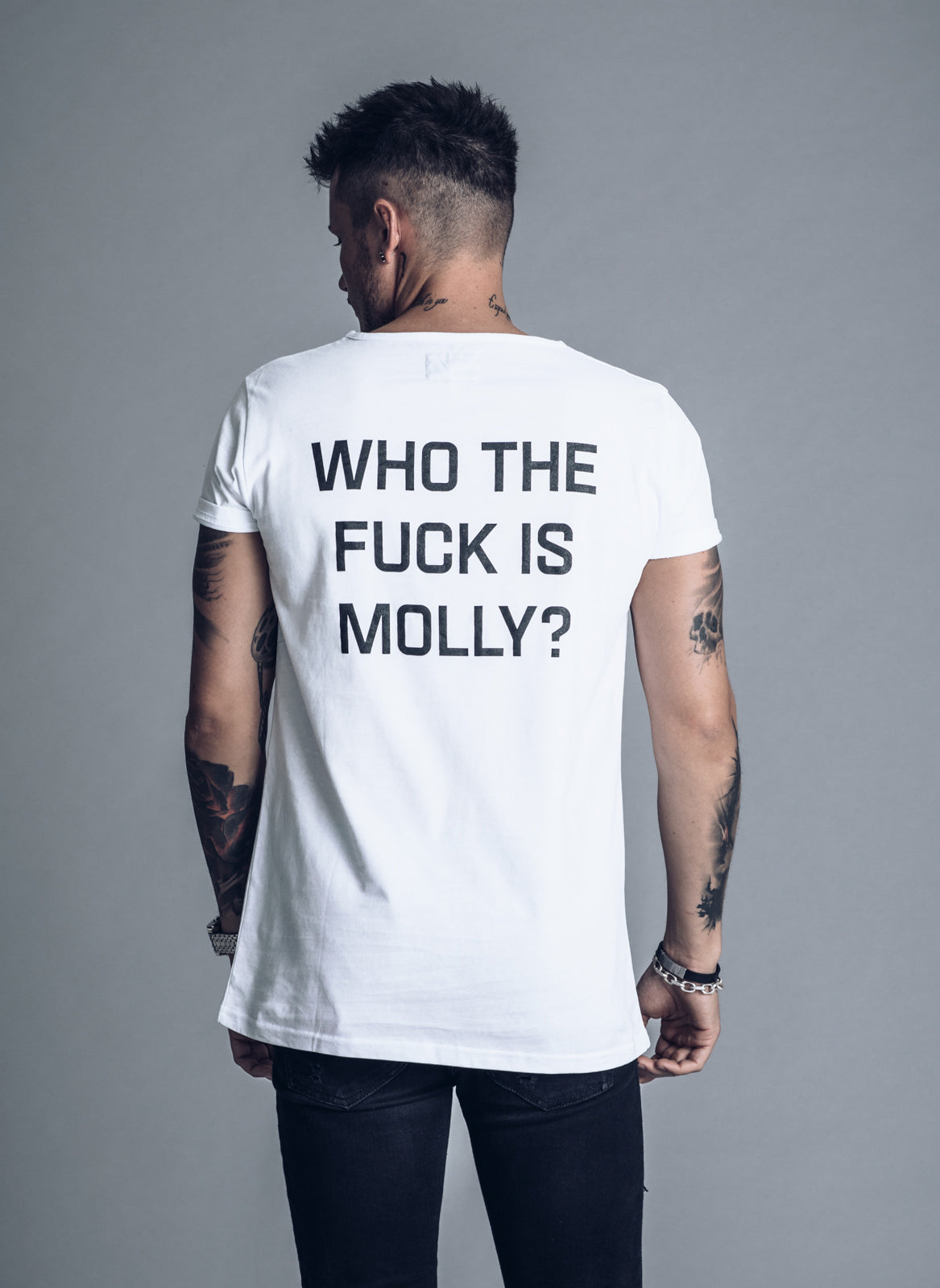 Who The F*ck is Molly - White T-shirt - We love techno